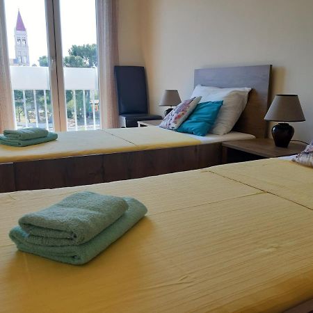 Apartman Petrovic City Center トロギール エクステリア 写真