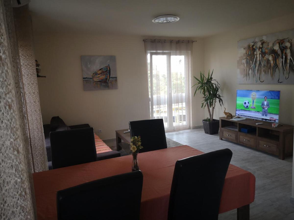 Apartman Petrovic City Center トロギール エクステリア 写真