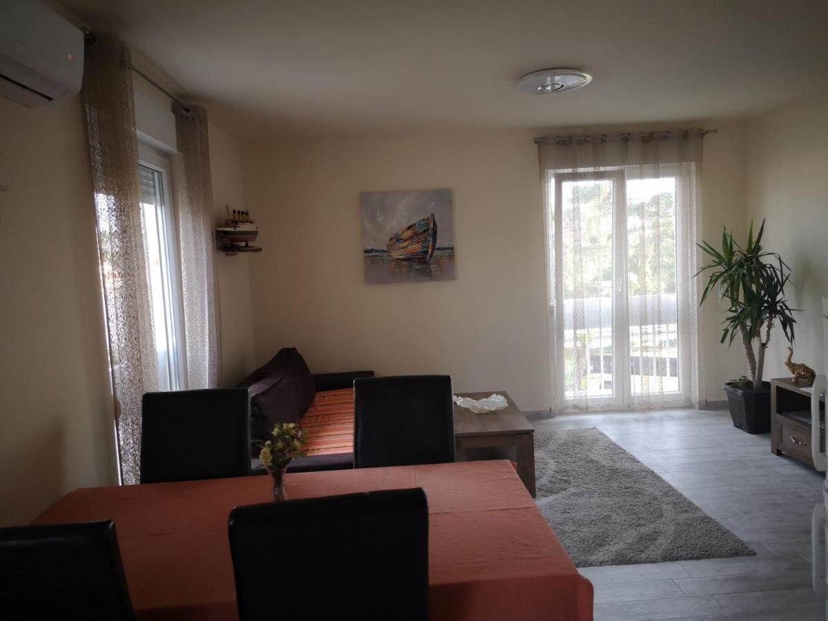 Apartman Petrovic City Center トロギール エクステリア 写真