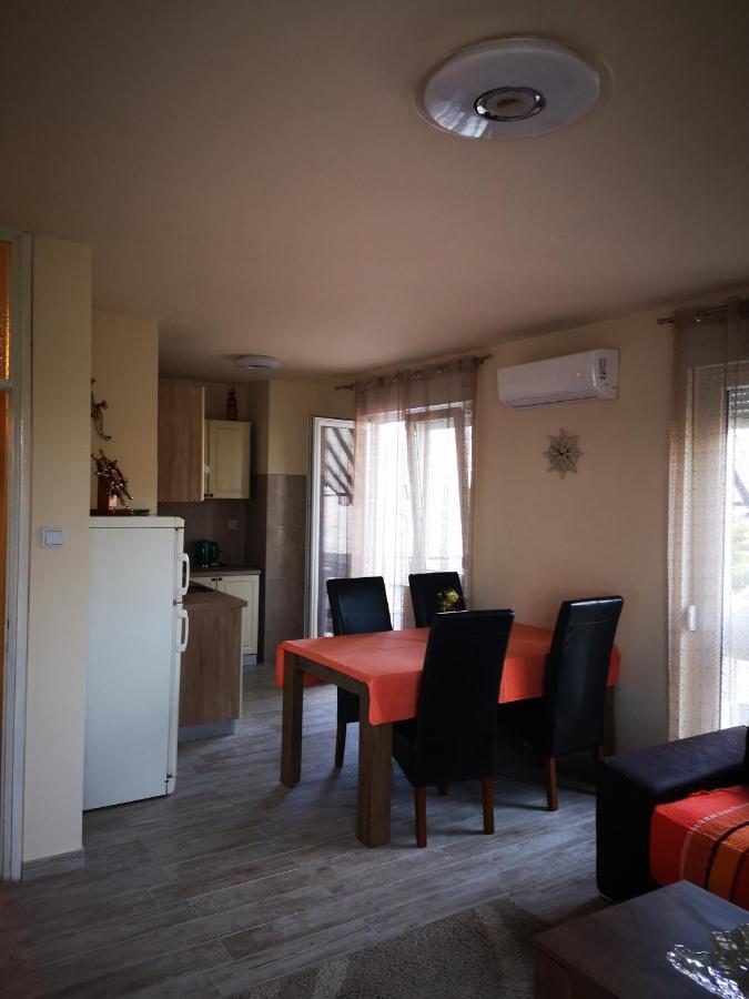 Apartman Petrovic City Center トロギール エクステリア 写真