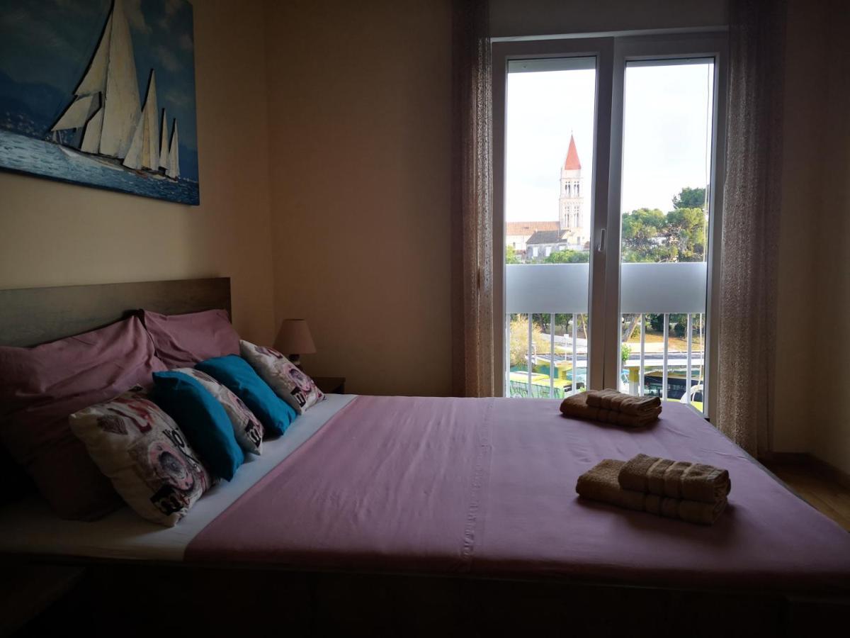 Apartman Petrovic City Center トロギール エクステリア 写真