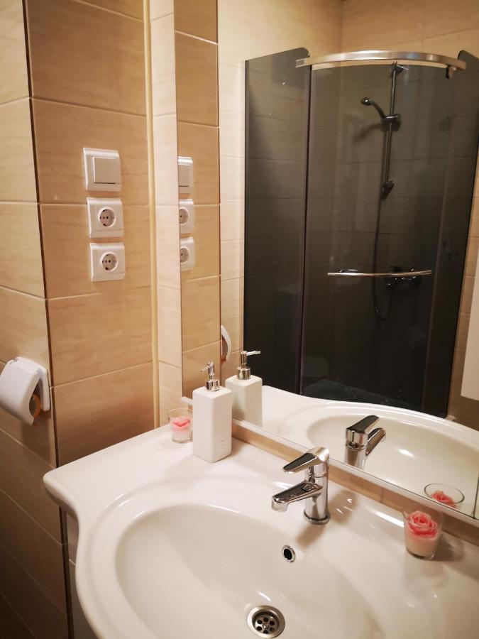 Apartman Petrovic City Center トロギール エクステリア 写真
