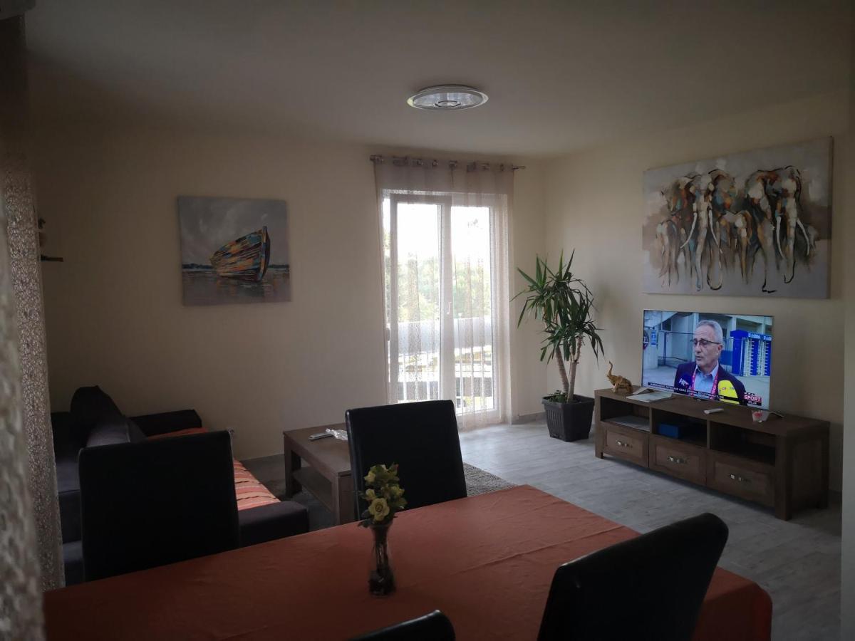Apartman Petrovic City Center トロギール エクステリア 写真